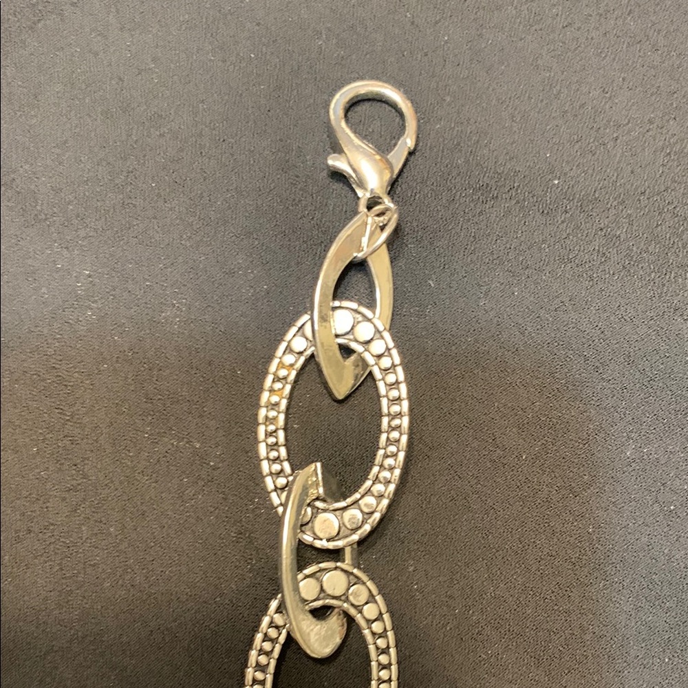 Elegant Silver Plated Chain Bracelet - Picture 5 of 8